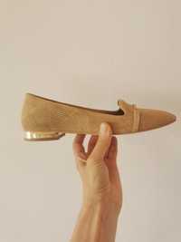 Италиански пролетни обувки със златен ток