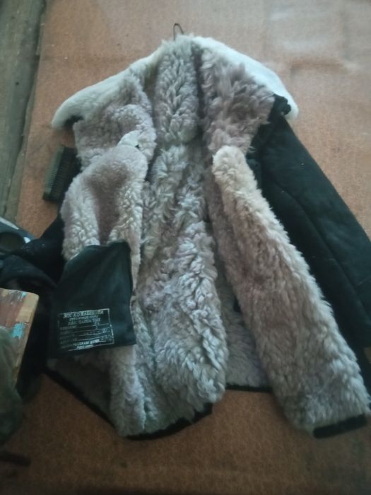 Продам полушубки 3 пары