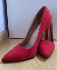 Pantofi stiletto roșii
Mărimea 37
Toc 10 cm
