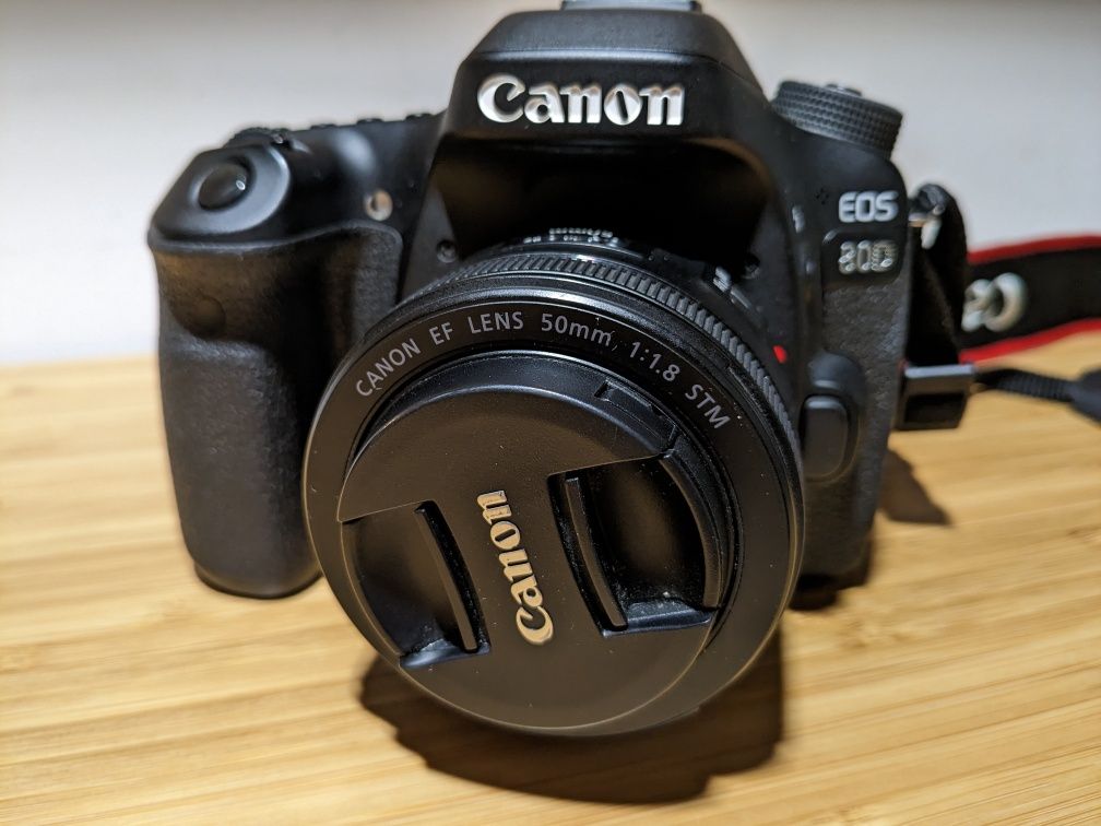 Aparat foto Canon EOS 80D, WI-FI + Obiectiv 50mm