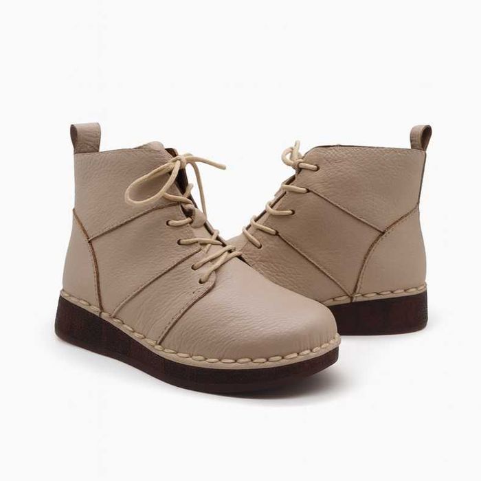 Дамски бежови боти от естествена кожа с връзки и цип