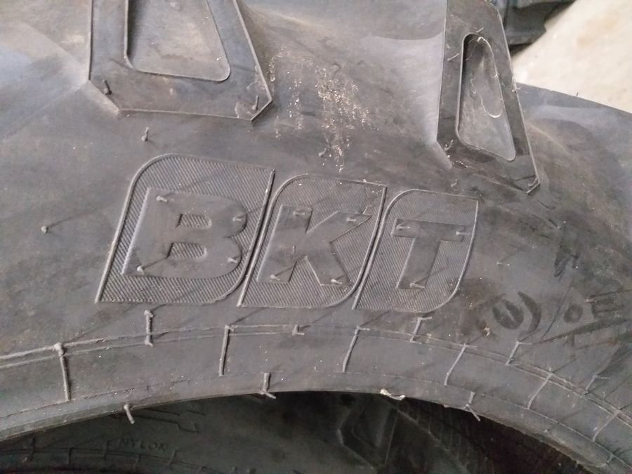 Cauciucuri noi 14.00-38 marca BKT 8PR livrare rapida garantie U650 R38