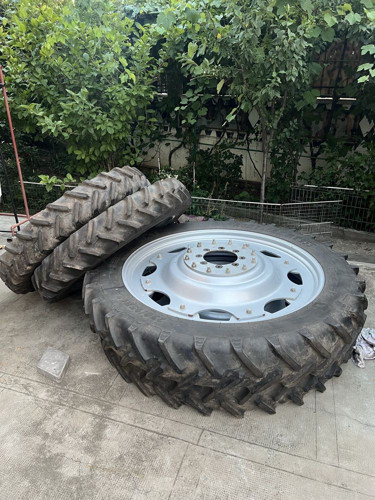 Vand rotii de tractor Jondir
