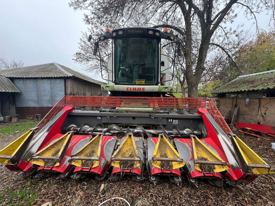 Vand combina CLAAS TUCANO 320