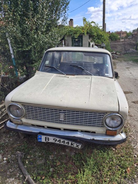 Продавам Жигули 2101