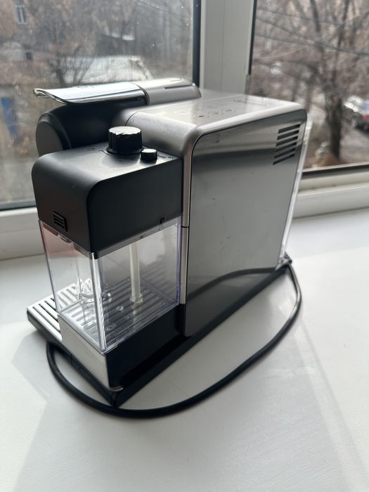 Кофемашина DeLonghi Nespresso EN560.B