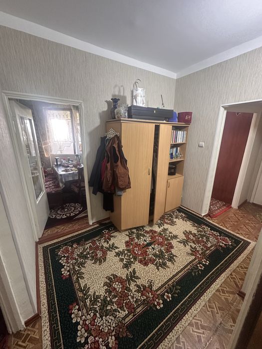 Uy sotiladi! Dom 2/8/9 asia.uz yonida