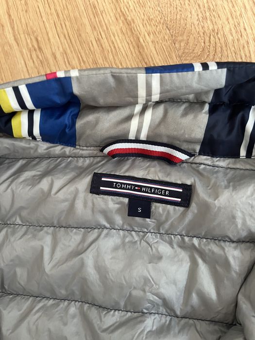 Geaca subțire Tommy Hilfiger