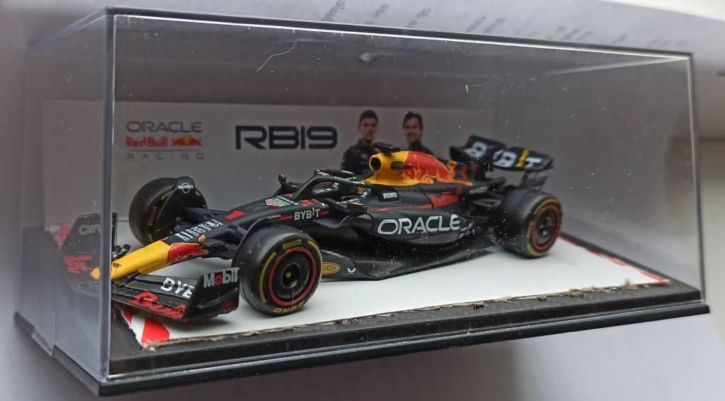 Macheta Red Bull RB19 Verstappen Campion Formula 1 2023 - 1/43 F1