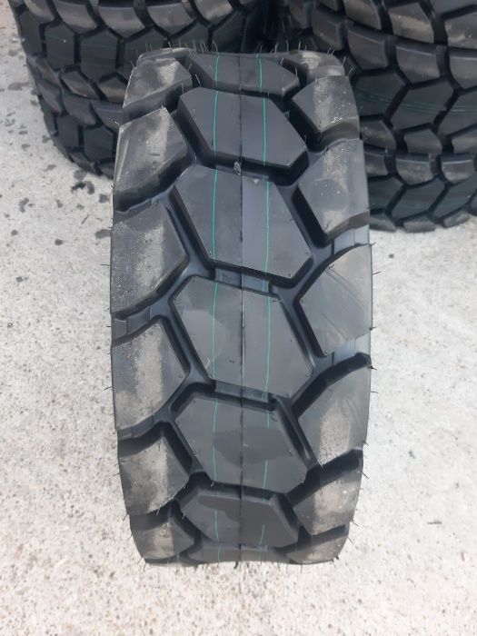 Anvelope noi de bobcat JCB cu livrare oriunde in tara 10-16.5