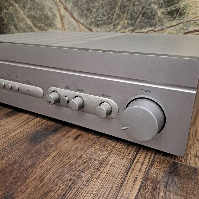 NAD 320BEE стерео усилвател