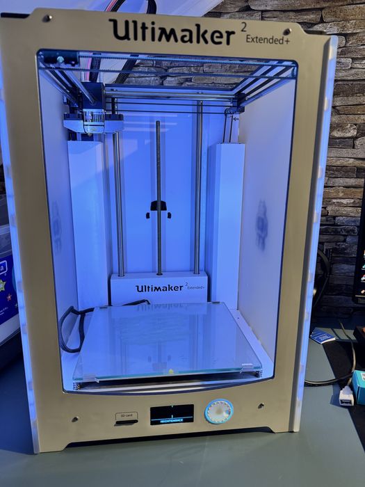Imprimanta 3D Ultimaker 2 Extended / Cu doar 378 de ore