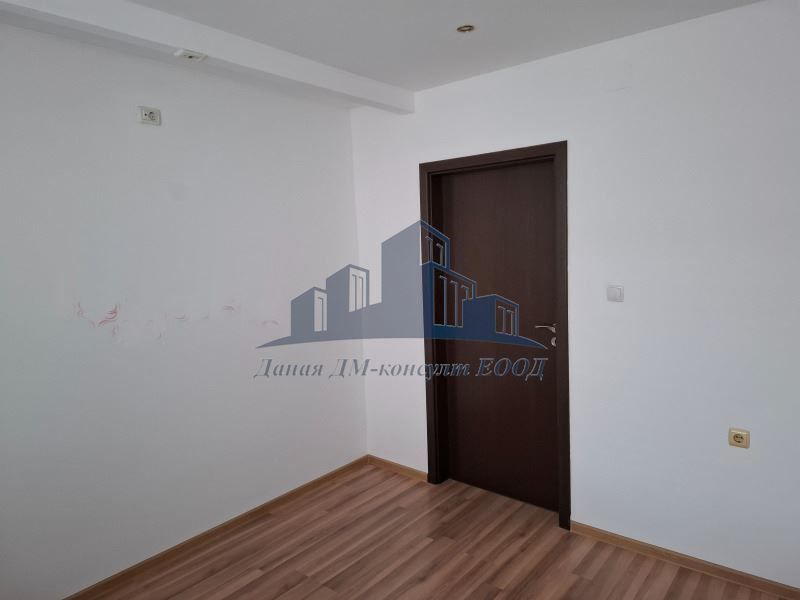Продава се Тристаен апартамент в Шумен, Болницата - 73 кв.м за 1328 €/кв.м - Снимка #4