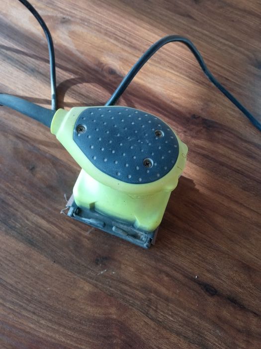 Вибрационная шлифовальная машина