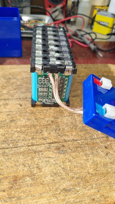 Acumulator Li-Ion 12V 18Ah pentru masinute,barcute pescuit,UPS,etc.