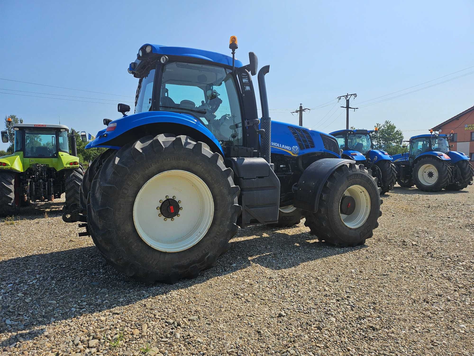 Tractor New Holland T8.330 putere 300 Cp.