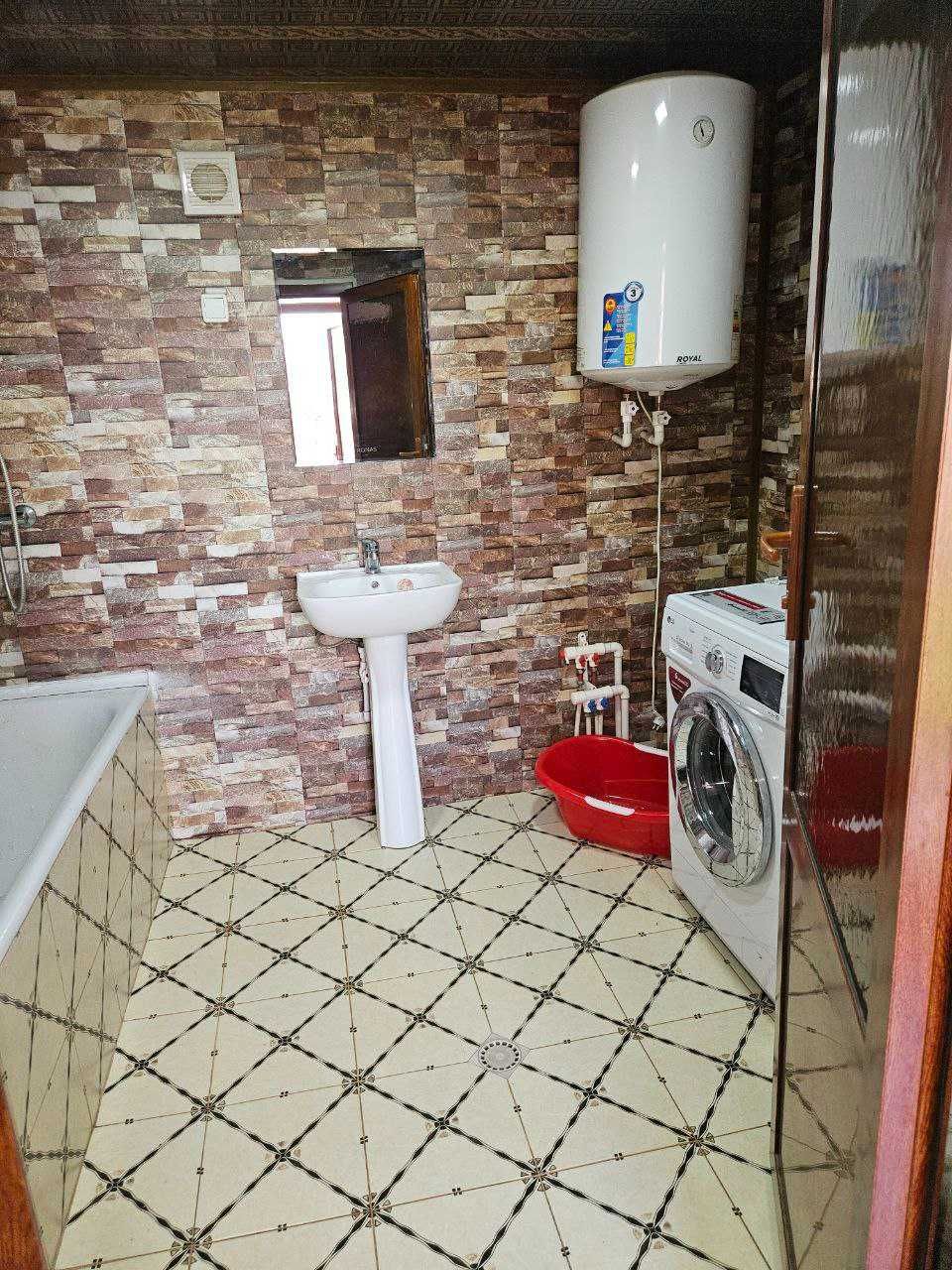 Uy qarako‘l  moytob koʻchasi