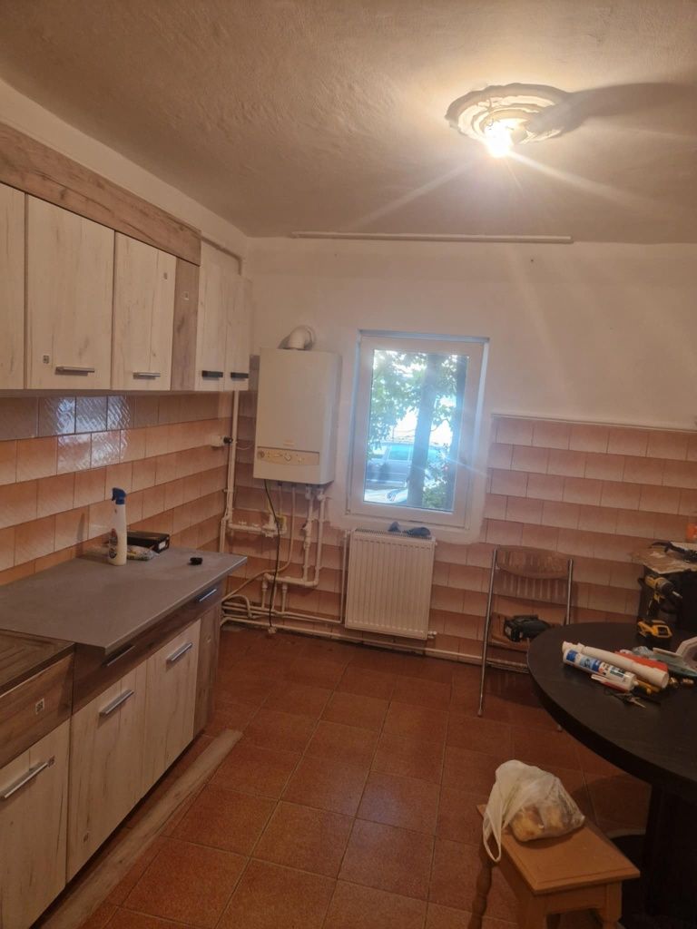 Inchiriez apartament cu 2 camere