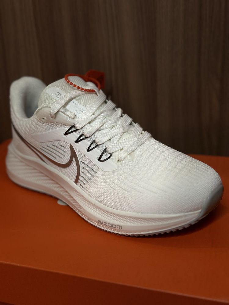 Кроссовки Nike Zoom, новые