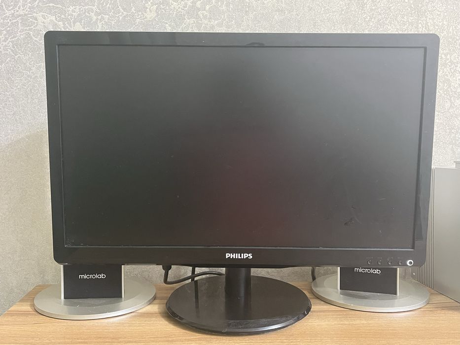 Монитор PHILIPS в хорошем состоянии