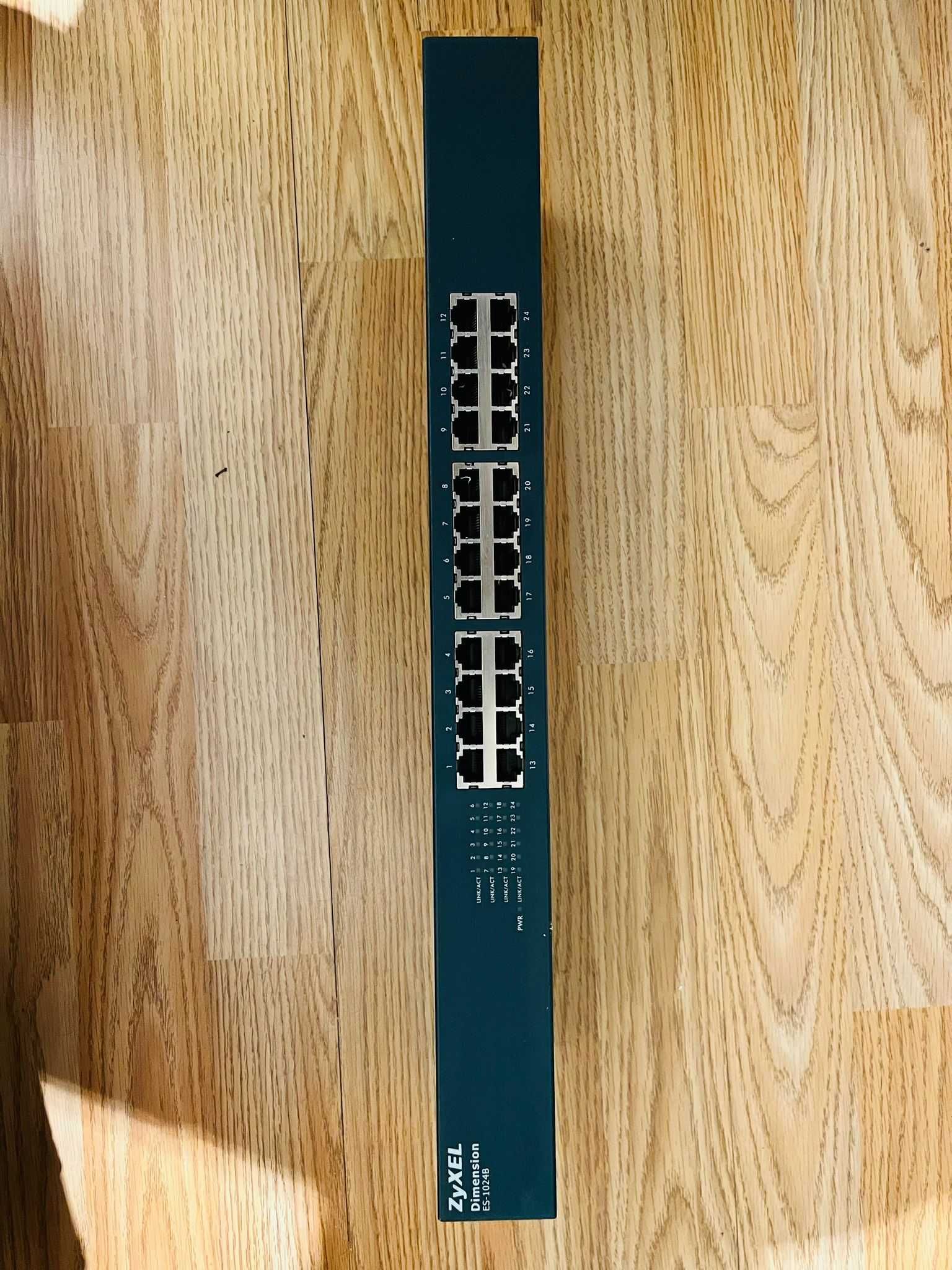 Switch rack 24 porturi ZyXEL ES-1024b cu sau fara suporti