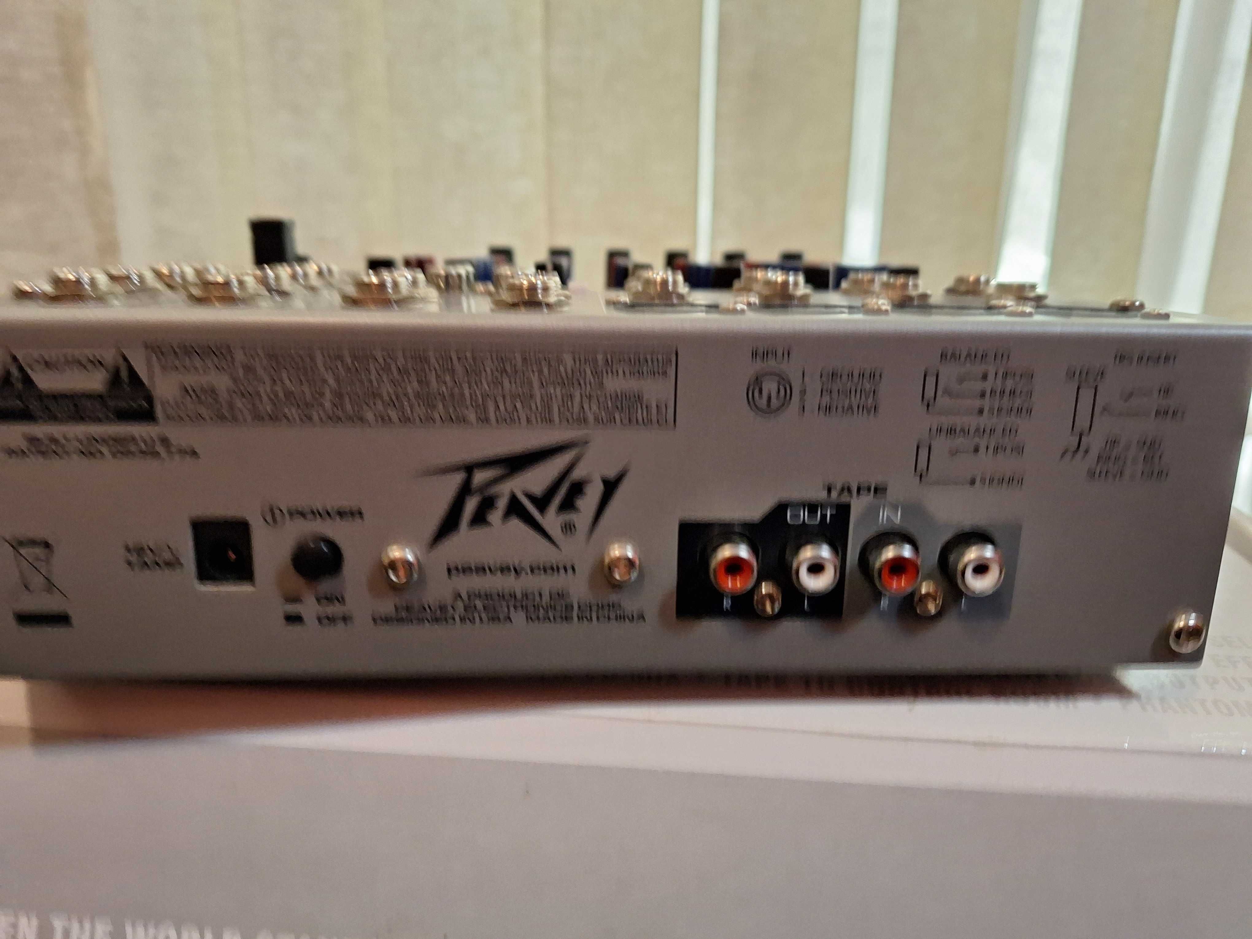 Mixer Peavey PV8