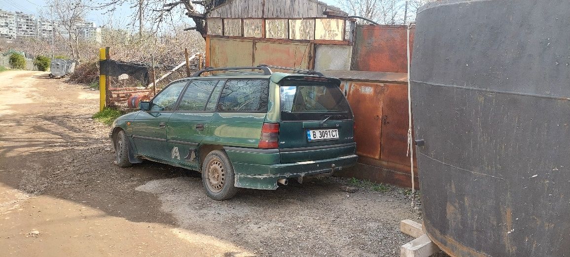 Опел Астра на части
