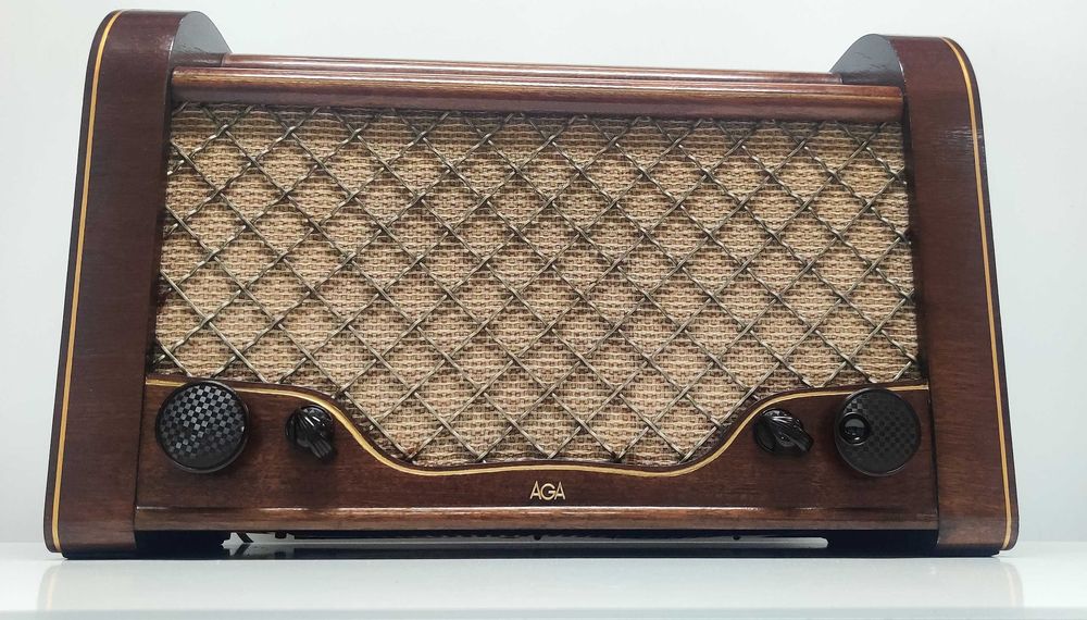 AGA 1753 radio pe lampi tuner vintage din 1947