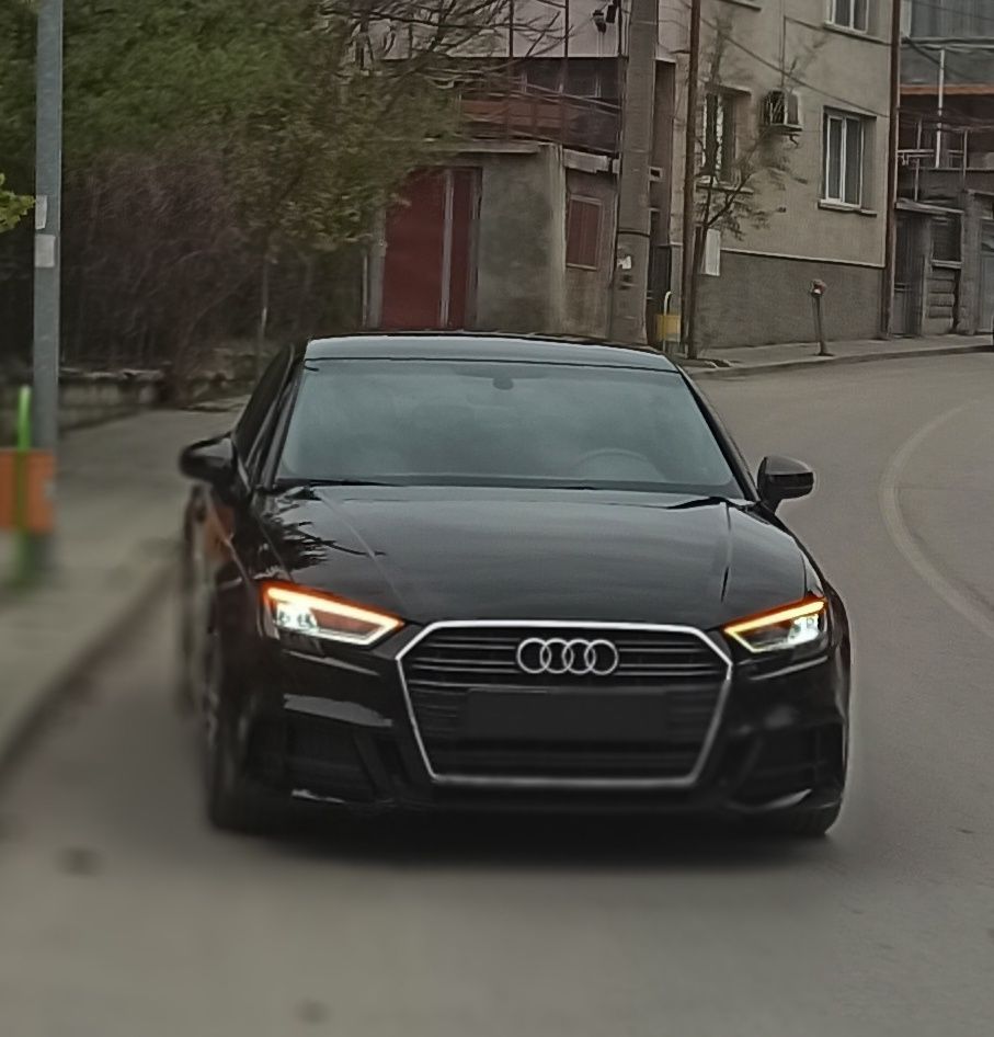 Ауди А3 Sportback 30  TDI S line