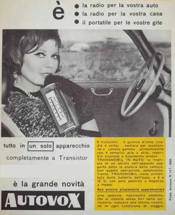 Radio vintage Autovox car radio - 1960 Radiomobile 1965