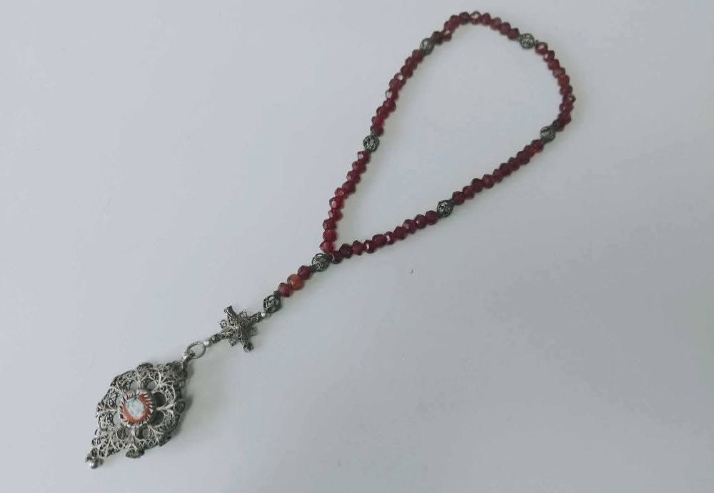Vechi Rozariu de mana argint filigran cu pietre rosi , antic victorian