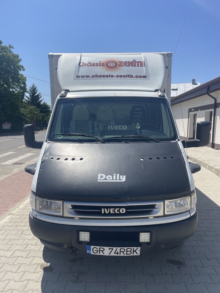 Iveco cub cu lift