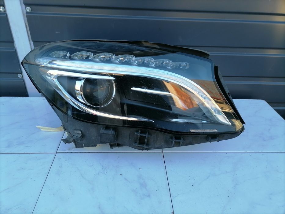 Far dreapta Bi-Xenon Mercedes GLA A156 X156