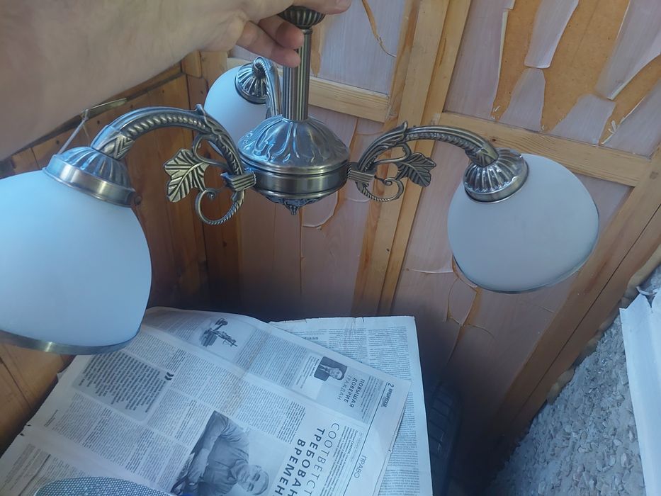 Люстра продаётся