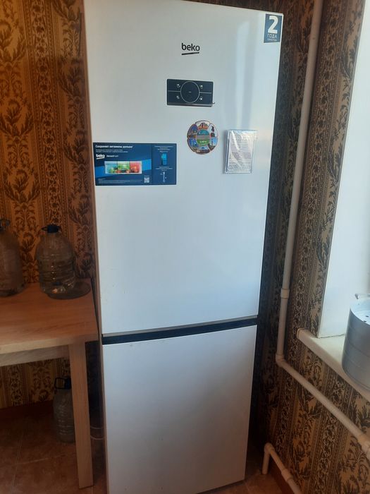 Холодильник beko новый гарантии  срочно продам