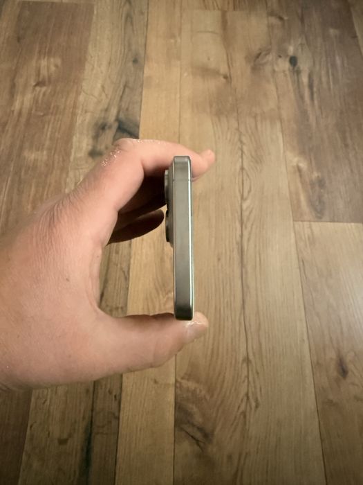 Продавам iPhone 15 Pro Max, 256 GB, цвят Natural Titanium