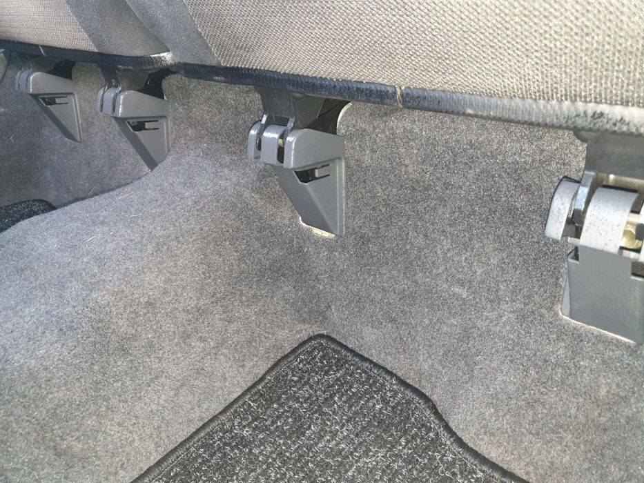 Vand 4 ornamente plastic balamele bancheta spate Suzuki Grand Vitara