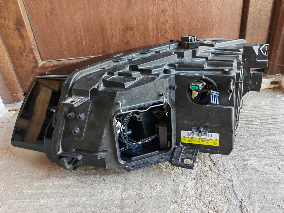 Фар Audi Q5 Bi-Xenon LED  десен / Фар Ауди Кю5 ксенон Оригинален