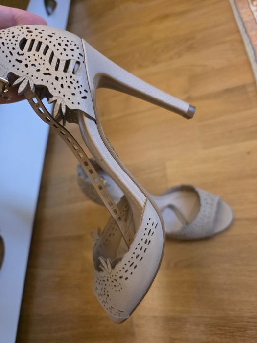 Vând sandale Epica, impecabile, 36!