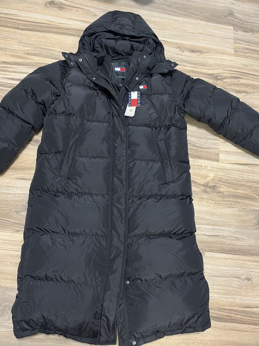 Дамско зимно яке Tommy Hilfiger.