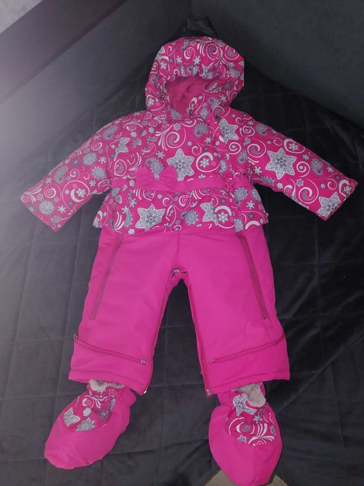 Продам зимний комбенизон на девочку