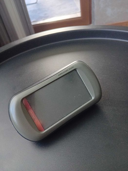 Ръчен и навигационен GPS приемник с "фотографска" памет.