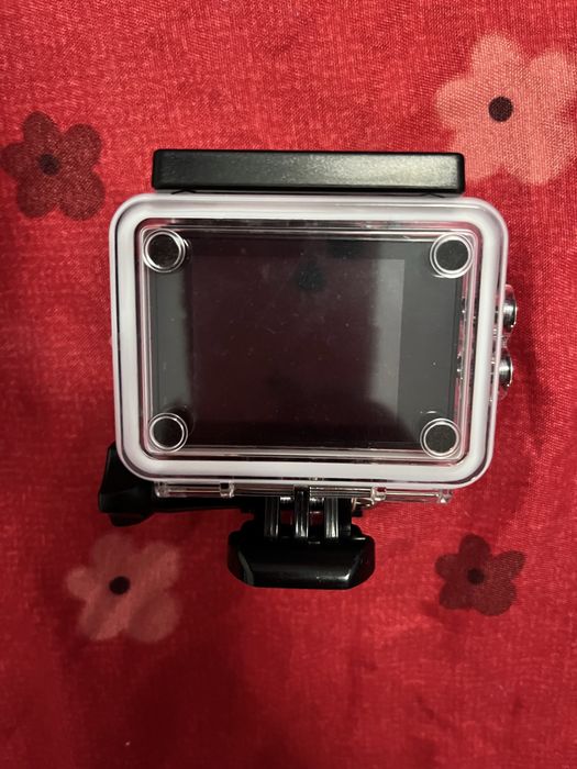 Camera video rezistenta la apa.