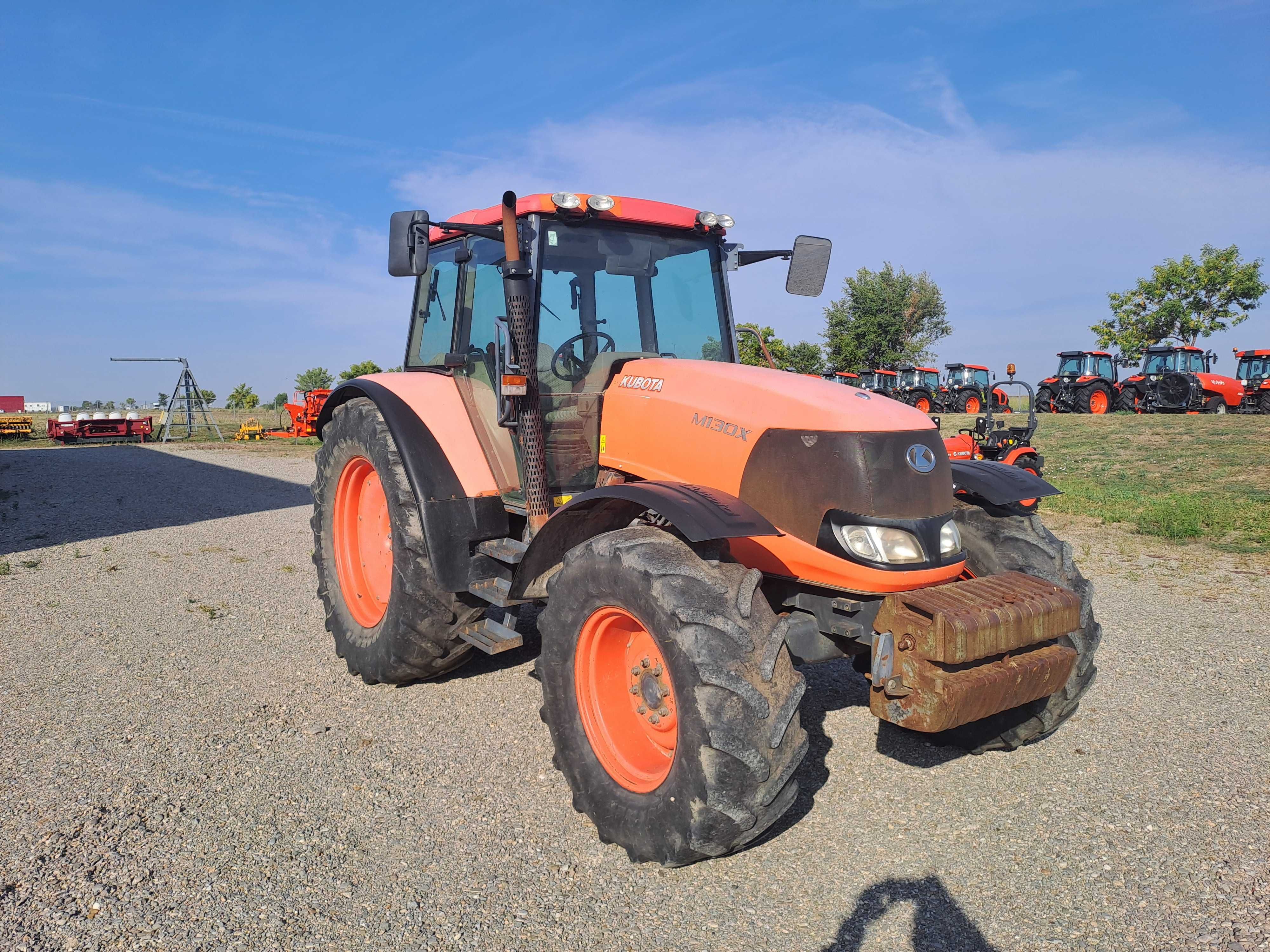 Tractor Kubota M130X - 2012