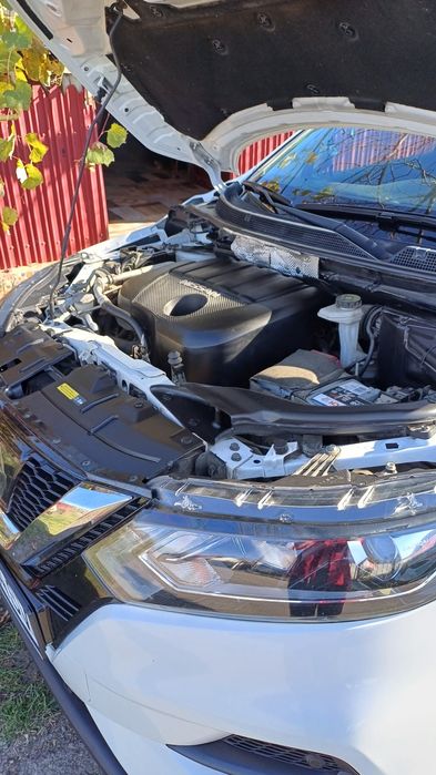 Nissan Qashqai 2017. Stare impecabilǎ, cutie manula, motor 1.5………….etc