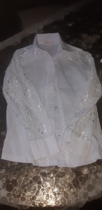 Блузки школьные..