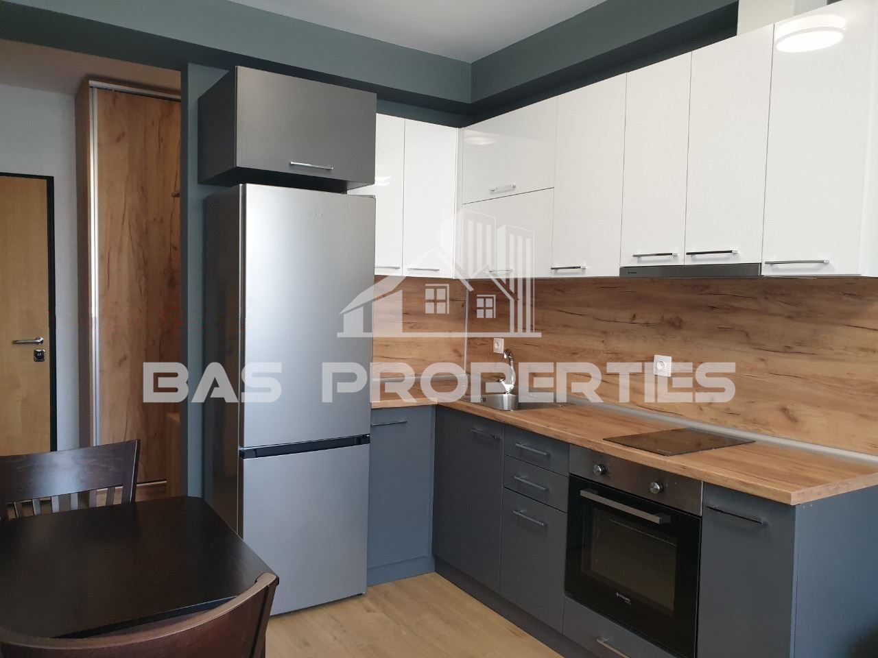 Дава се под наем Двустаен апартамент в София, Кръстова вада - 65 кв.м за 750 € - Снимка #3