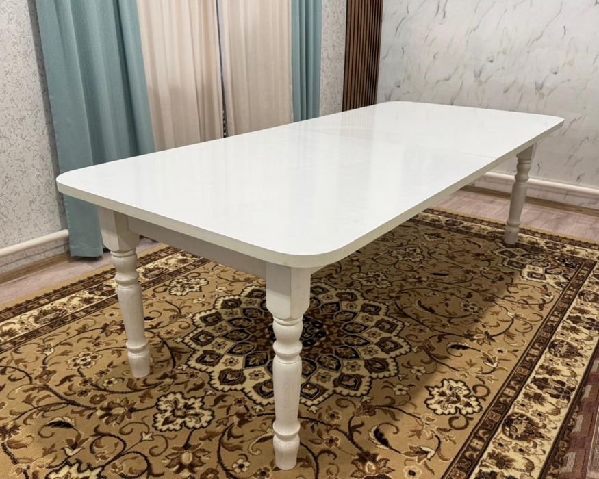 Раздвижной белый стол