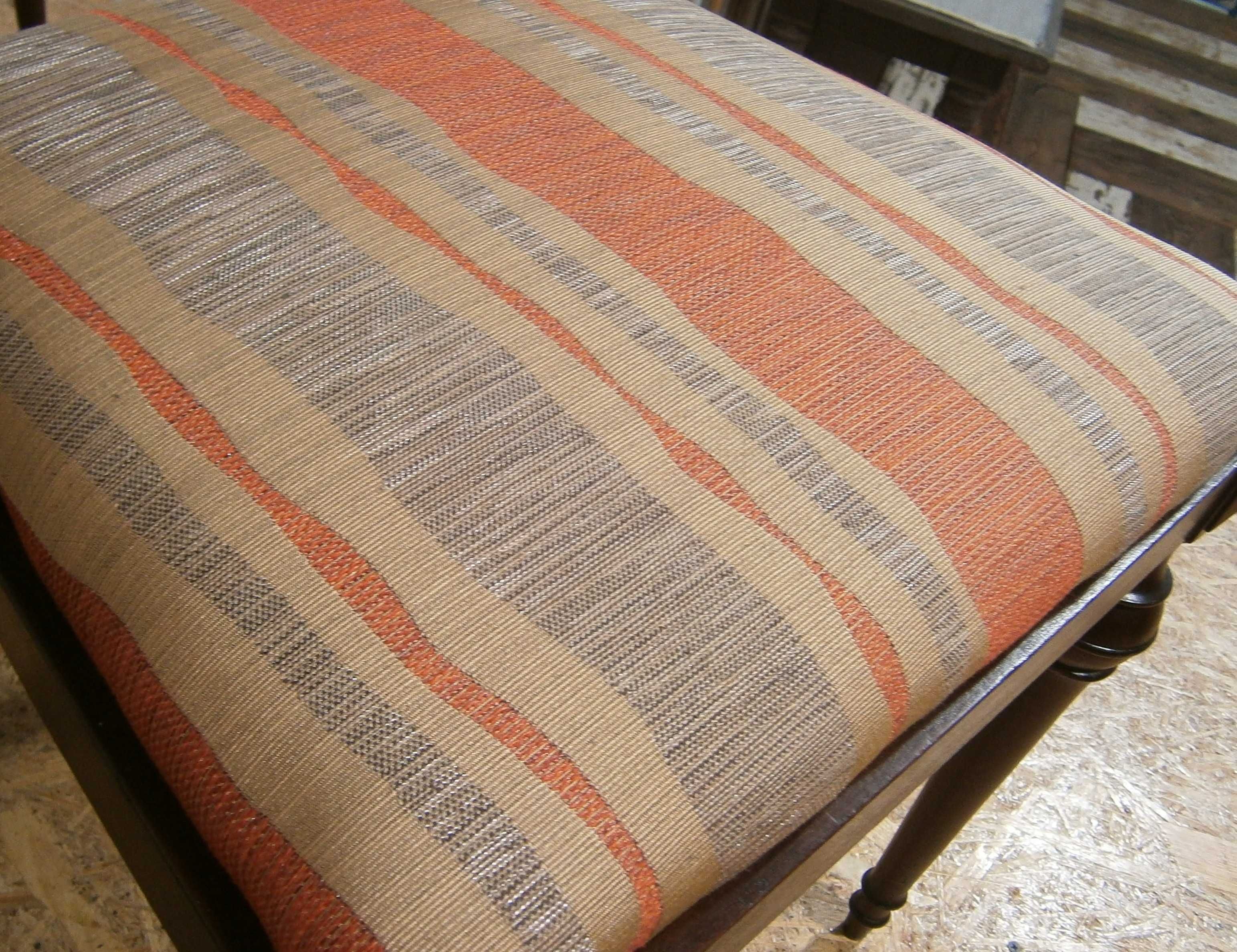 Scaune vechi din lemn tapitate reconditionate  (Mobila)