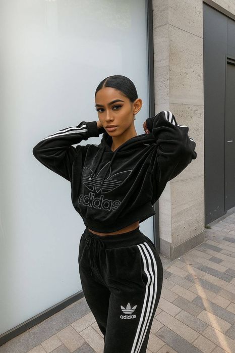 Дамски кадифе екипи Adidas
